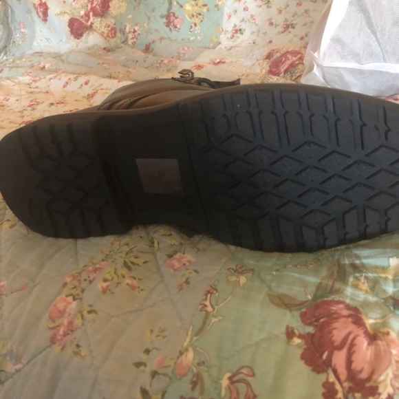 Boots - Picture 6 of 6